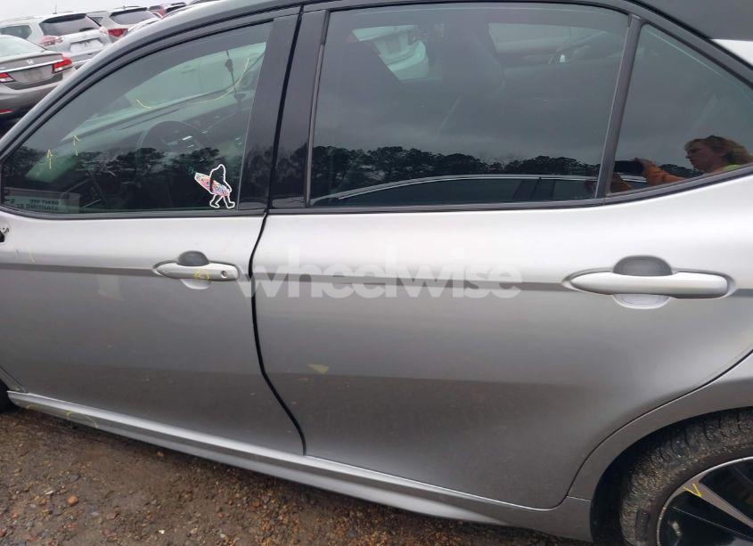 Photo 15 of 2019 Toyota Camry XSE (VIN 4T1B61HK2KU262368)