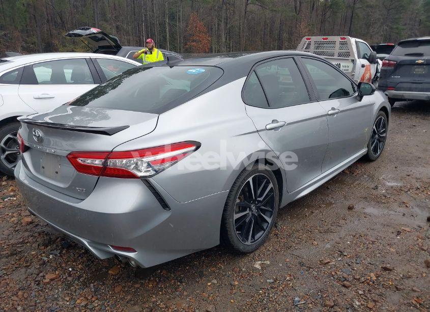 Photo 4 of 2019 Toyota Camry XSE (VIN 4T1B61HK2KU262368)