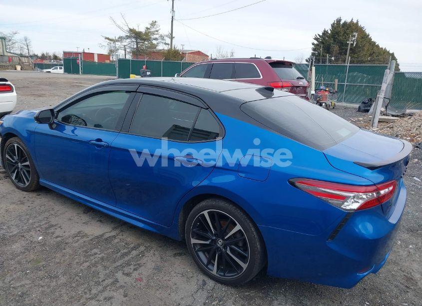 Photo 3 of 2019 Toyota Camry XSE (VIN 4T1B61HK2KU292342)