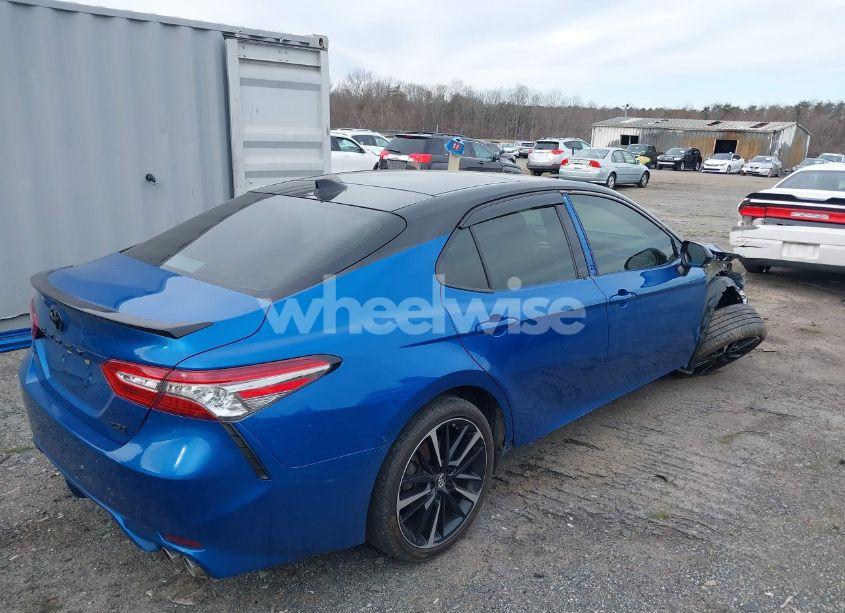 Photo 4 of 2019 Toyota Camry XSE (VIN 4T1B61HK2KU292342)