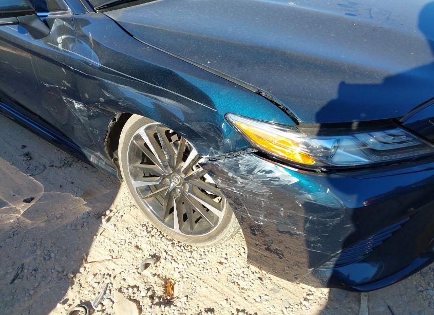 Photo 17 of 2019 Toyota Camry XSE (VIN 4T1B61HK2KU682924)