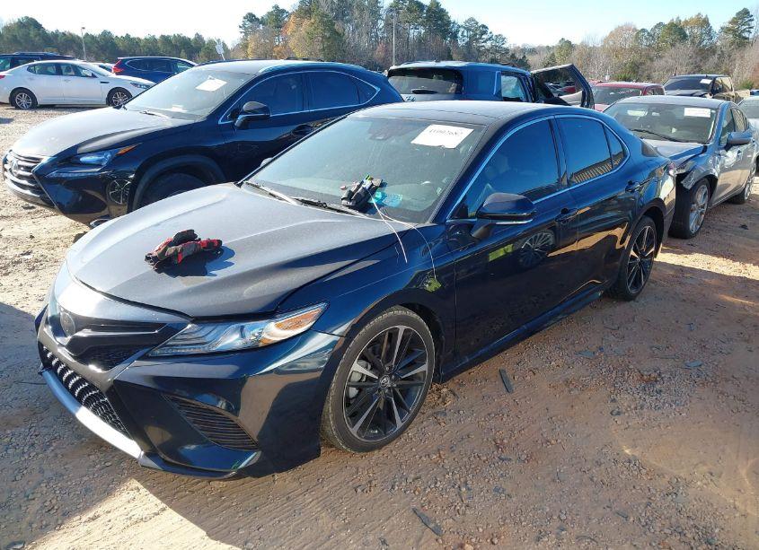 Photo 2 of 2019 Toyota Camry XSE (VIN 4T1B61HK2KU682924)