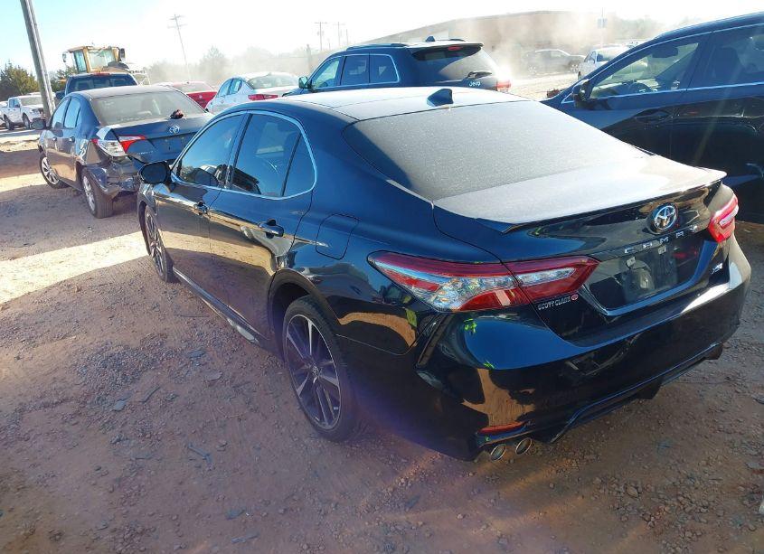 Photo 3 of 2019 Toyota Camry XSE (VIN 4T1B61HK2KU682924)