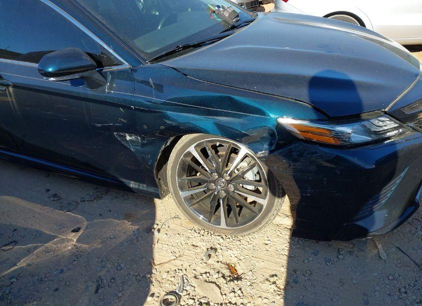 Photo 6 of 2019 Toyota Camry XSE (VIN 4T1B61HK2KU682924)