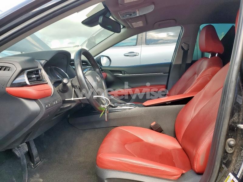 Photo 2 of 2019 TOYOTA CAMRY XSE (VIN 4T1B61HK2KU853493)