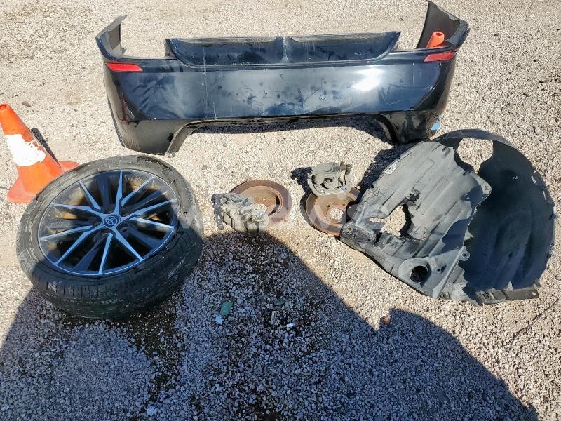 Photo 3 of 2019 TOYOTA CAMRY XSE (VIN 4T1B61HK2KU853493)