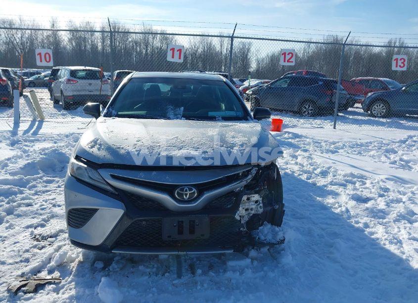 Photo 12 of 2018 Toyota Camry XSE (VIN 4T1B61HK3JU031865)
