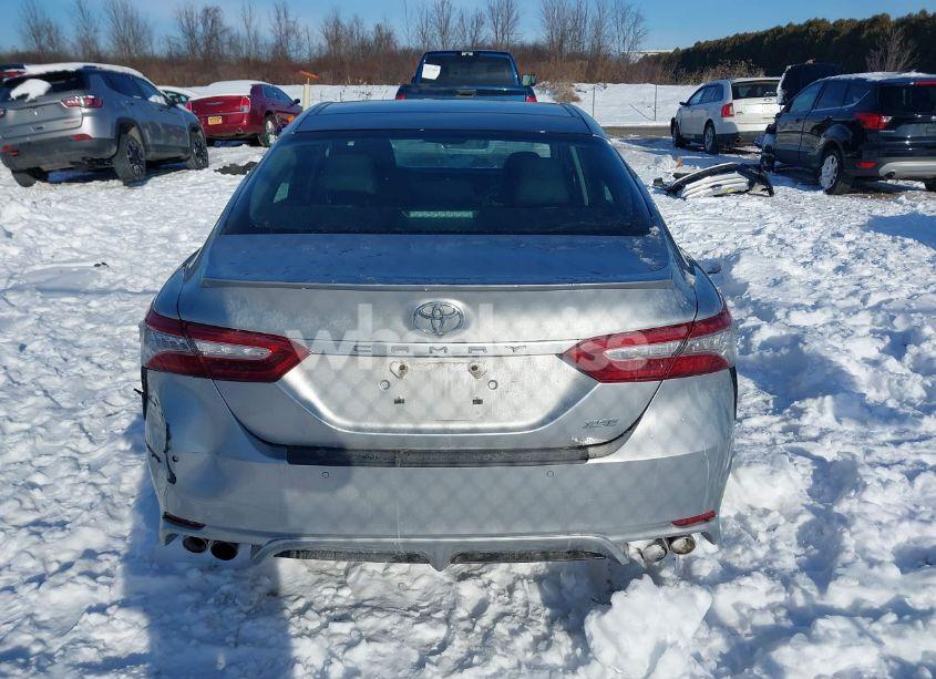 Photo 16 of 2018 Toyota Camry XSE (VIN 4T1B61HK3JU031865)