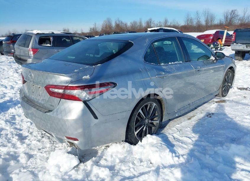 Photo 4 of 2018 Toyota Camry XSE (VIN 4T1B61HK3JU031865)