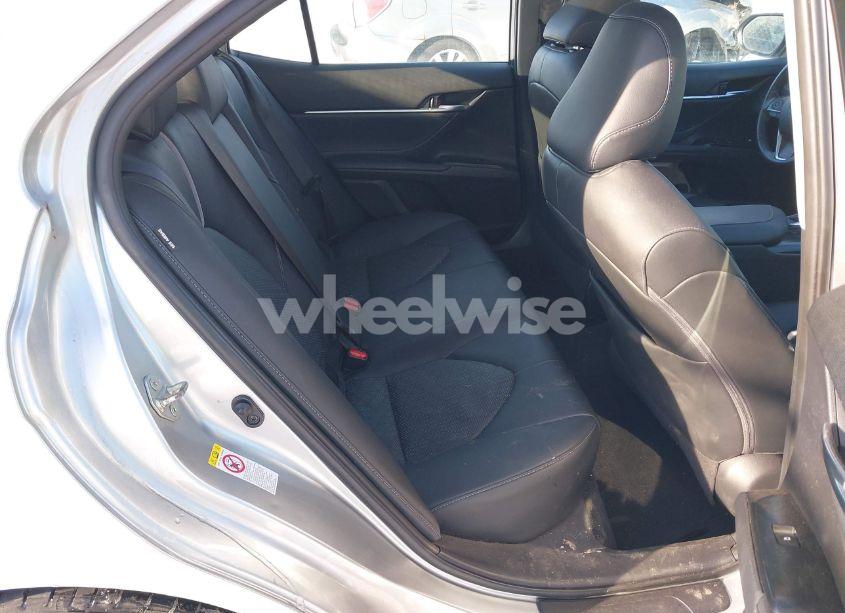 Photo 8 of 2018 Toyota Camry XSE (VIN 4T1B61HK3JU031865)