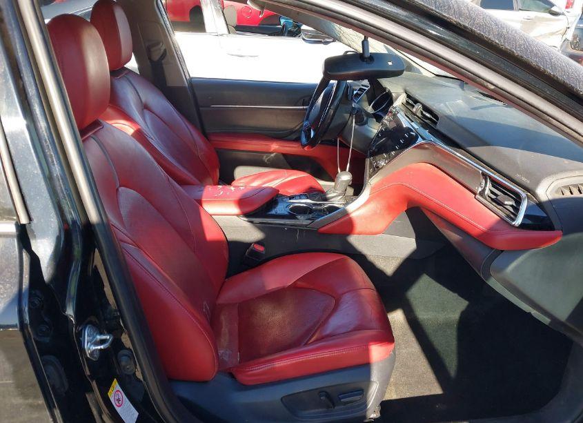 Photo 5 of 2018 Toyota Camry XSE (VIN 4T1B61HK3JU034622)