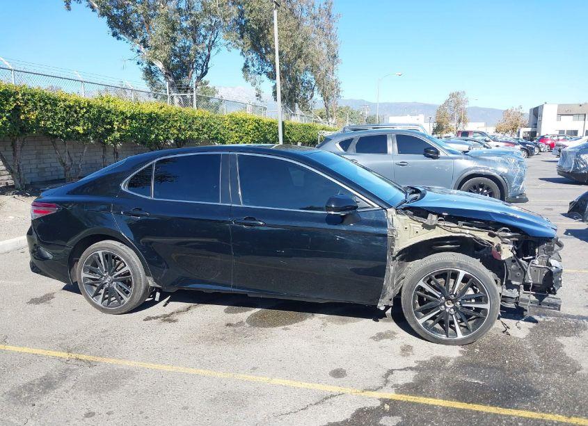 Photo 14 of 2018 Toyota Camry XSE (VIN 4T1B61HK3JU066860)