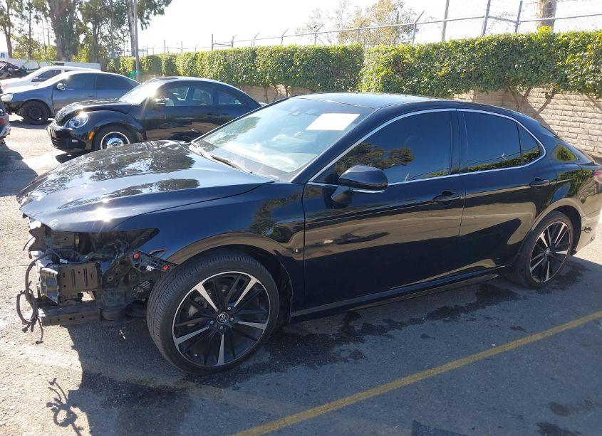 Photo 15 of 2018 Toyota Camry XSE (VIN 4T1B61HK3JU066860)