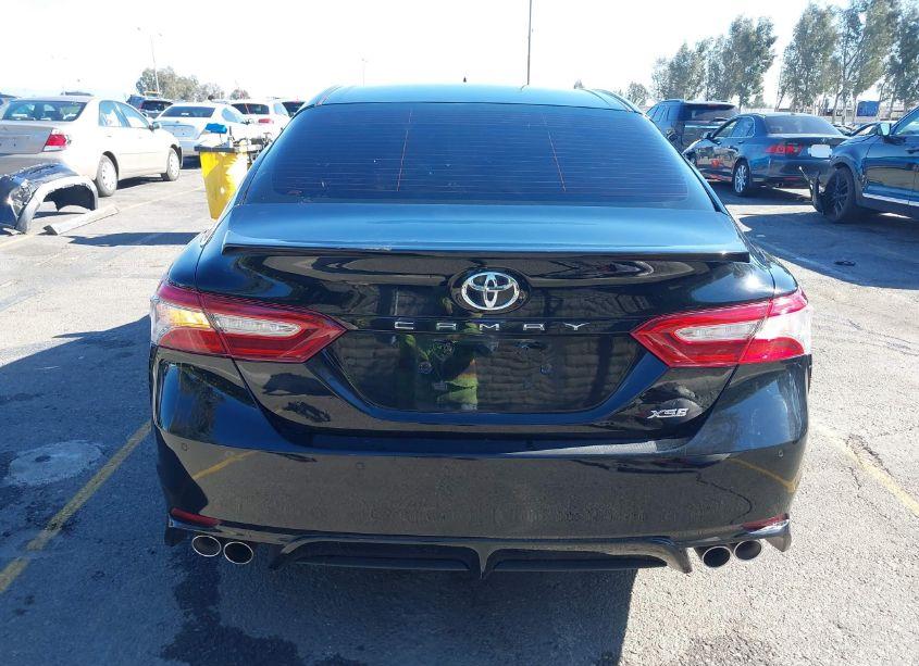 Photo 17 of 2018 Toyota Camry XSE (VIN 4T1B61HK3JU066860)