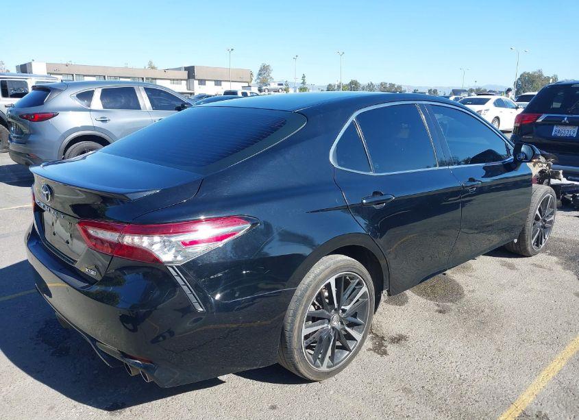 Photo 4 of 2018 Toyota Camry XSE (VIN 4T1B61HK3JU066860)