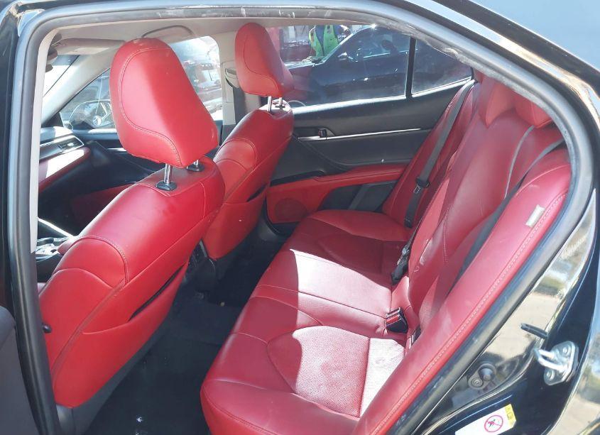 Photo 8 of 2018 Toyota Camry XSE (VIN 4T1B61HK3JU066860)