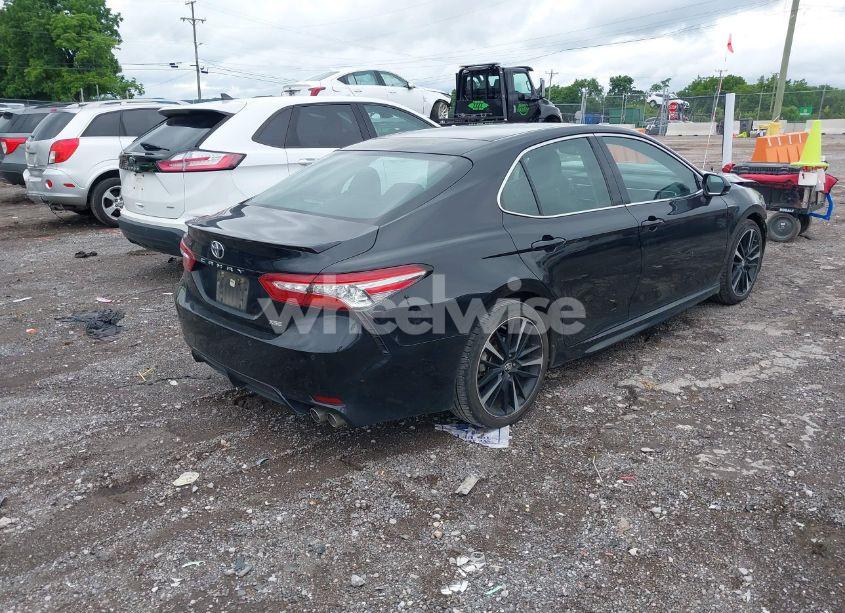 Photo 4 of 2018 Toyota Camry XSE (VIN 4T1B61HK3JU083500)