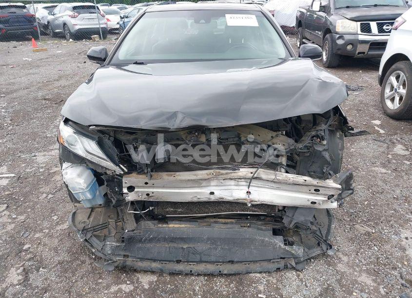 Photo 6 of 2018 Toyota Camry XSE (VIN 4T1B61HK3JU083500)