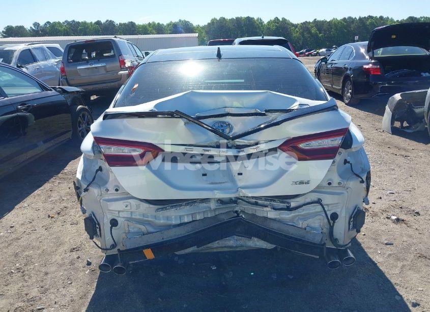 Photo 17 of 2018 Toyota Camry XSE (VIN 4T1B61HK3JU099227)