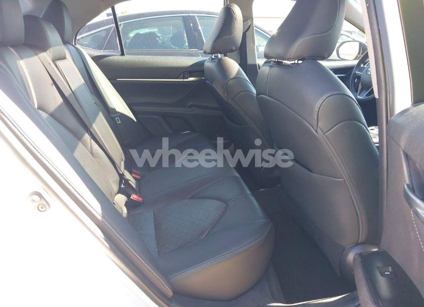 Photo 8 of 2018 Toyota Camry XSE (VIN 4T1B61HK3JU099227)