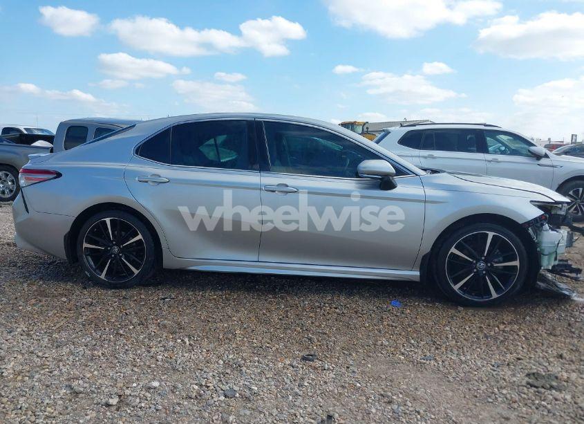 Photo 13 of 2018 Toyota Camry XSE (VIN 4T1B61HK3JU130914)