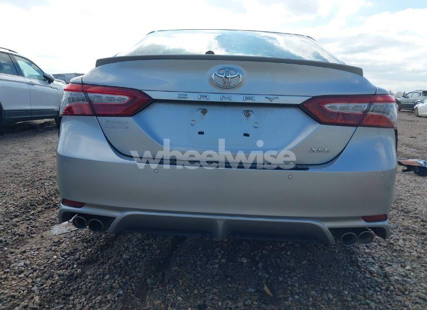 Photo 16 of 2018 Toyota Camry XSE (VIN 4T1B61HK3JU130914)