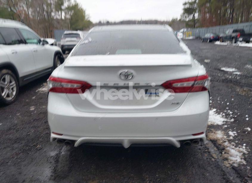 Photo 16 of 2018 Toyota Camry XSE (VIN 4T1B61HK3JU130928)