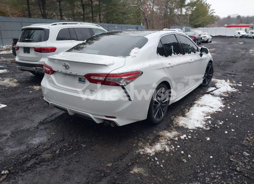 Photo 4 of 2018 Toyota Camry XSE (VIN 4T1B61HK3JU130928)