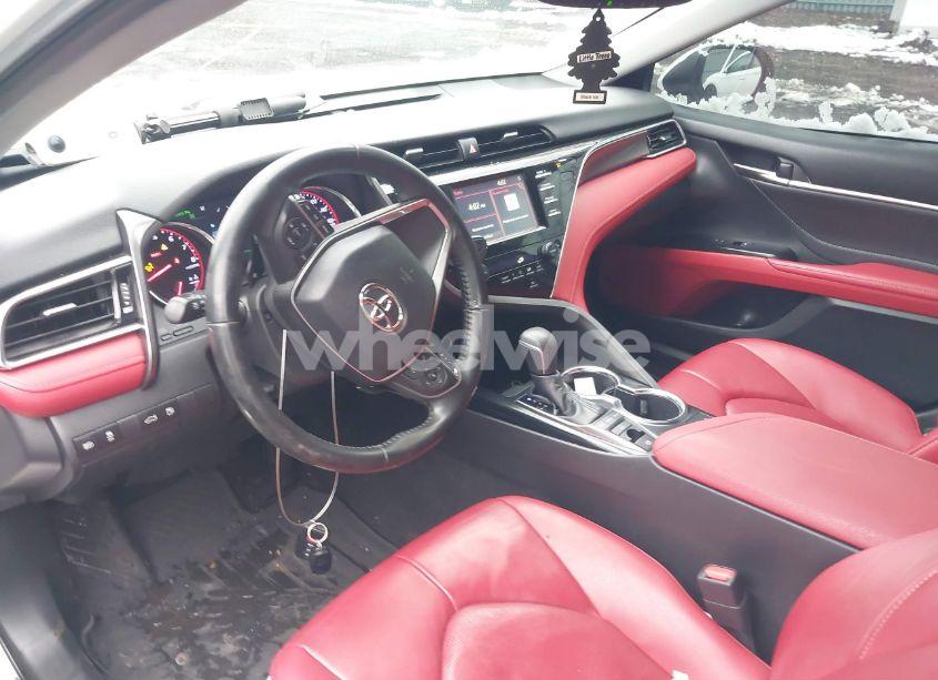 Photo 5 of 2018 Toyota Camry XSE (VIN 4T1B61HK3JU130928)