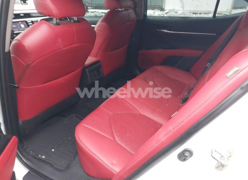 Photo 8 of 2018 Toyota Camry XSE (VIN 4T1B61HK3JU130928)