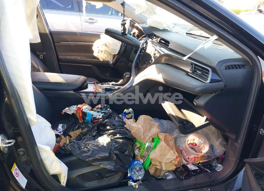 Photo 5 of 2019 Toyota Camry XSE (VIN 4T1B61HK3KU170864)