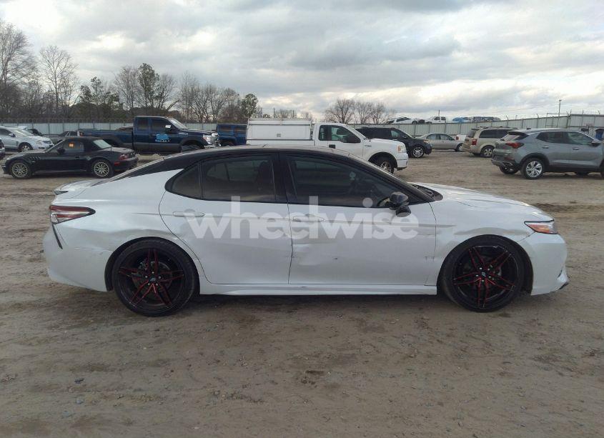 Photo 13 of 2019 Toyota Camry XSE (VIN 4T1B61HK3KU221232)