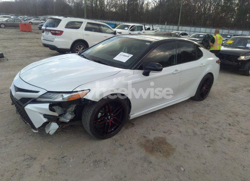 Photo 2 of 2019 Toyota Camry XSE (VIN 4T1B61HK3KU221232)