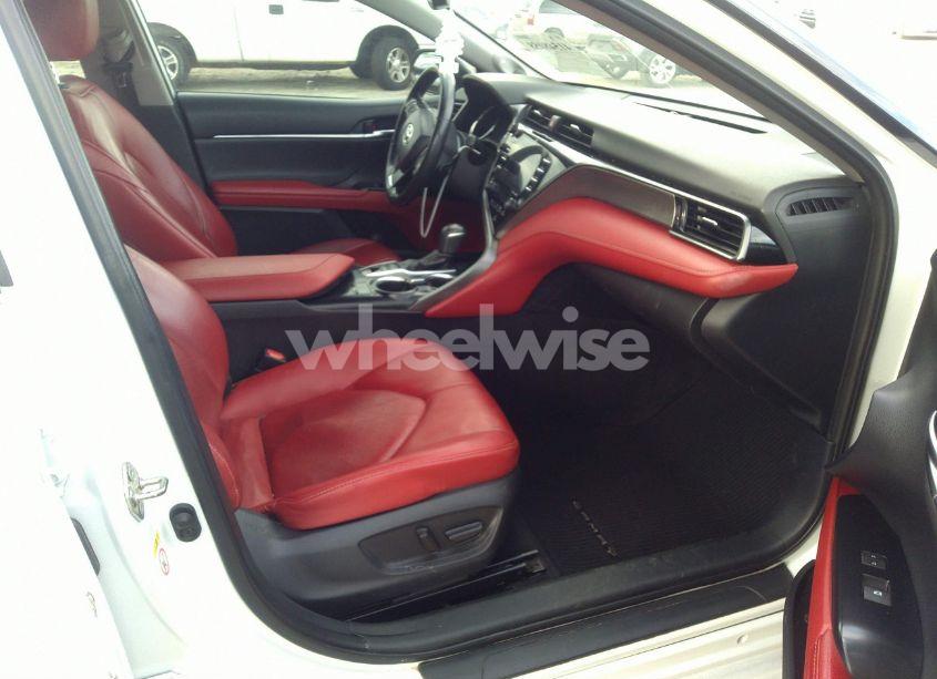 Photo 5 of 2019 Toyota Camry XSE (VIN 4T1B61HK3KU221232)