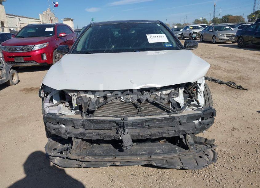 Photo 13 of 2019 Toyota Camry XSE (VIN 4T1B61HK3KU271743)