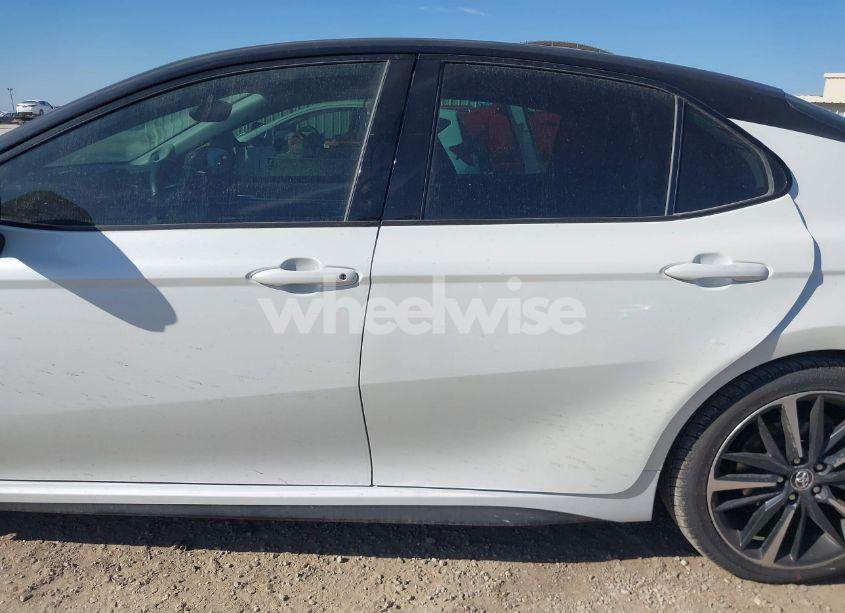 Photo 15 of 2019 Toyota Camry XSE (VIN 4T1B61HK3KU271743)