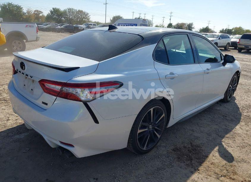 Photo 4 of 2019 Toyota Camry XSE (VIN 4T1B61HK3KU271743)