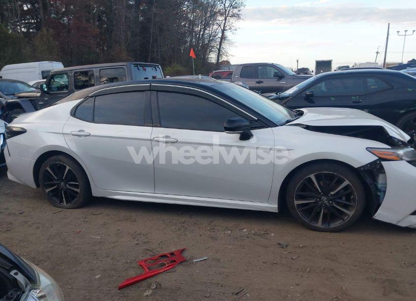 Photo 13 of 2019 Toyota Camry XSE (VIN 4T1B61HK3KU284833)