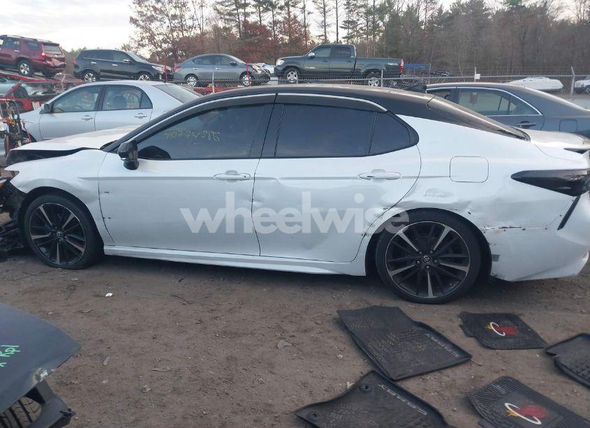 Photo 14 of 2019 Toyota Camry XSE (VIN 4T1B61HK3KU284833)