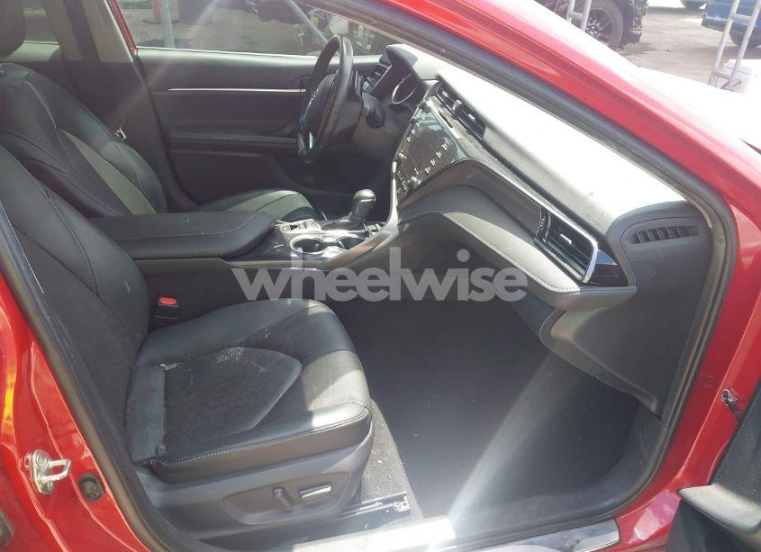 Photo 5 of 2019 Toyota Camry XSE (VIN 4T1B61HK3KU300335)