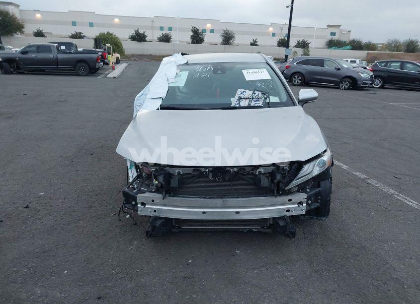 Photo 13 of 2019 Toyota Camry XSE (VIN 4T1B61HK3KU820079)