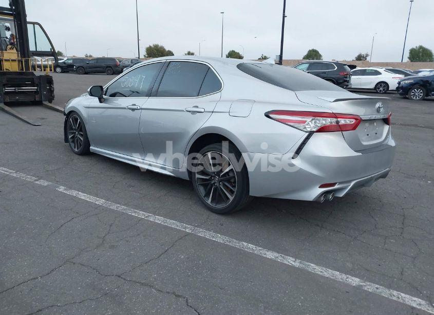 Photo 3 of 2019 Toyota Camry XSE (VIN 4T1B61HK3KU820079)