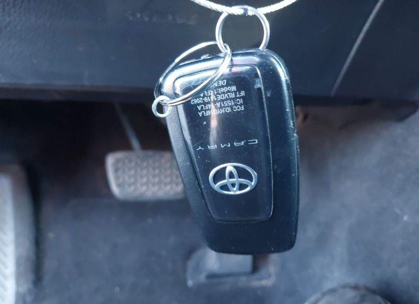 Photo 11 of 2018 Toyota Camry XSE (VIN 4T1B61HK4JU057469)