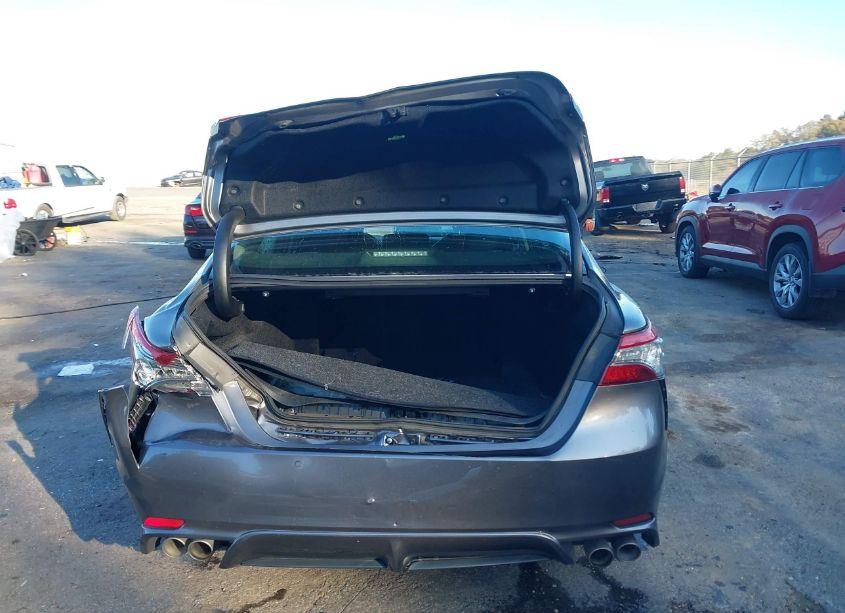 Photo 16 of 2018 Toyota Camry XSE (VIN 4T1B61HK4JU057469)