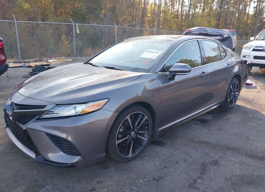 Photo 2 of 2018 Toyota Camry XSE (VIN 4T1B61HK4JU057469)