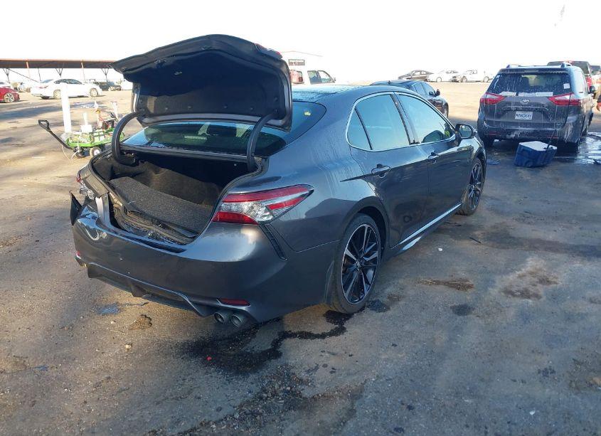 Photo 4 of 2018 Toyota Camry XSE (VIN 4T1B61HK4JU057469)