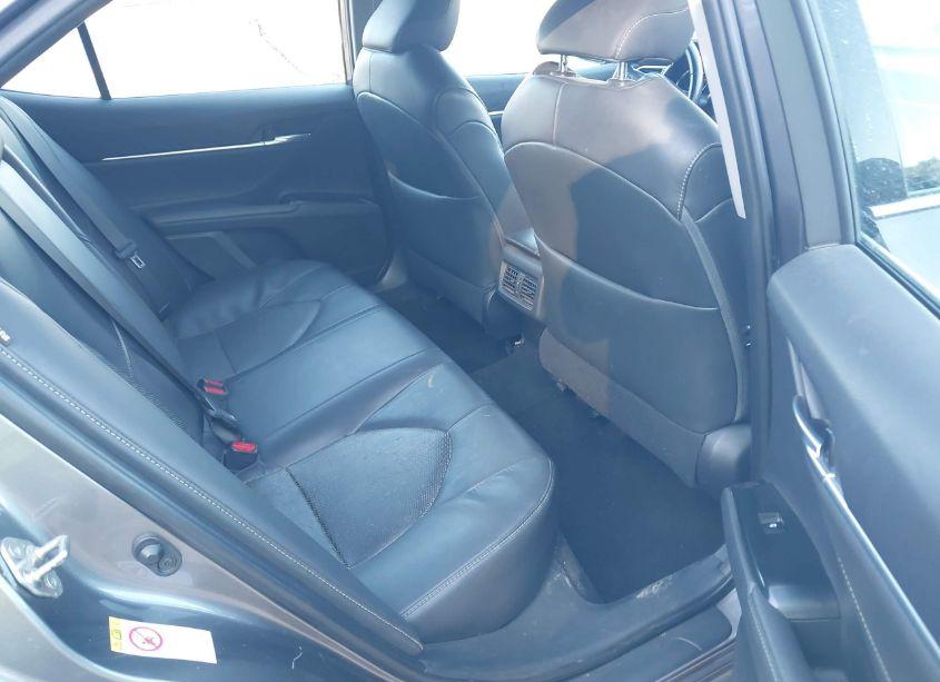 Photo 8 of 2018 Toyota Camry XSE (VIN 4T1B61HK4JU057469)