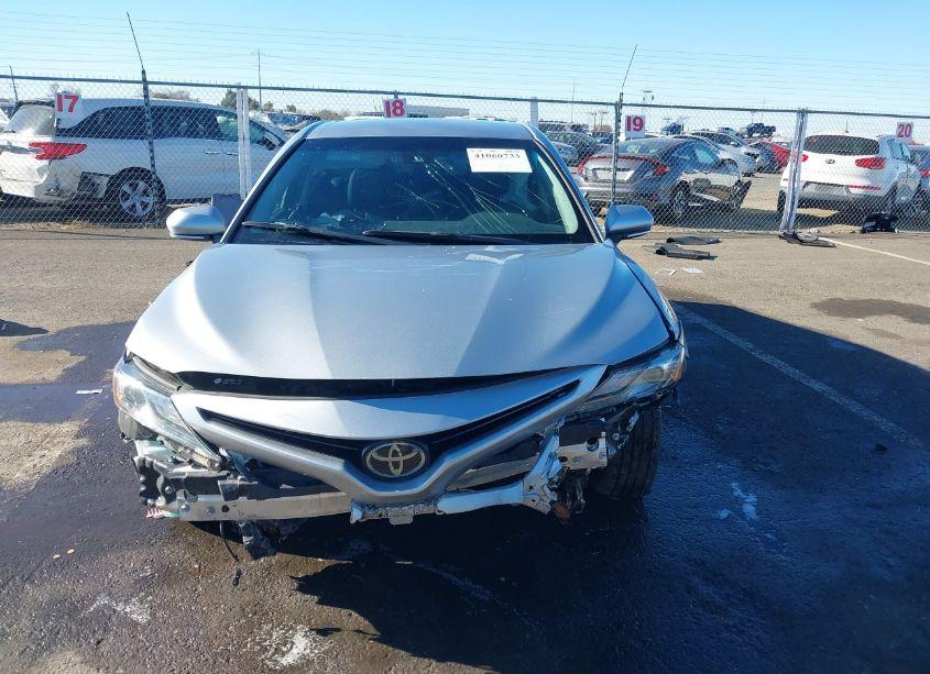 Photo 13 of 2018 Toyota Camry XSE (VIN 4T1B61HK4JU104645)