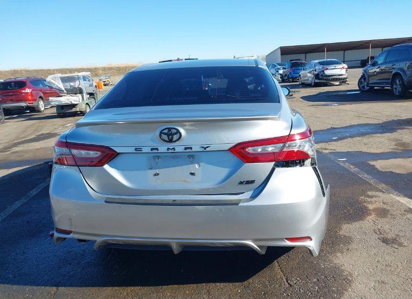 Photo 17 of 2018 Toyota Camry XSE (VIN 4T1B61HK4JU104645)