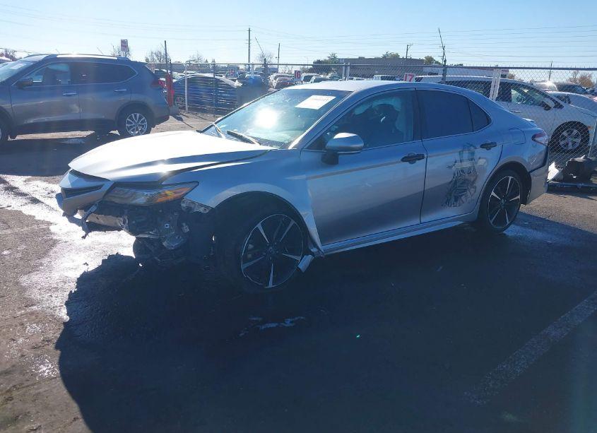 Photo 2 of 2018 Toyota Camry XSE (VIN 4T1B61HK4JU104645)